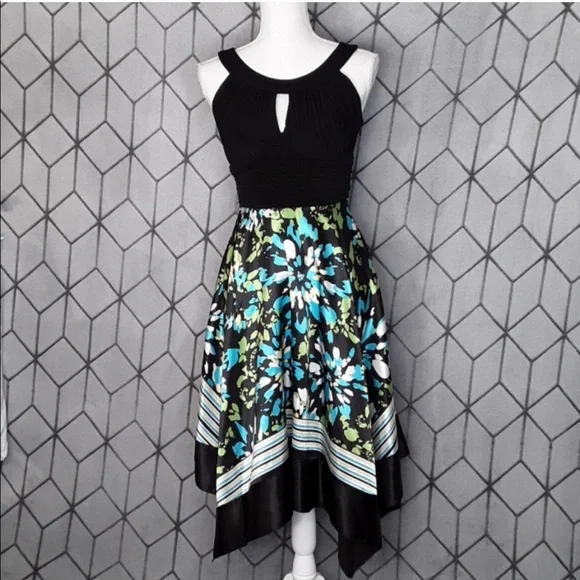 ❄️ Sale! Key Hole Front Gypsy Handkerchief Hem Dress. Size 4 - Picture 1 of 8